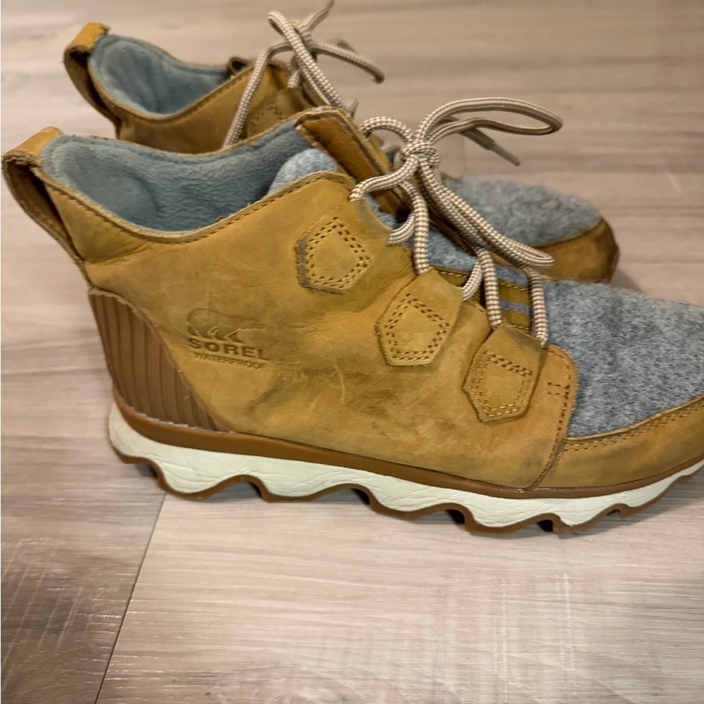 Sorel Tan and Gray Winter Boots 7.5